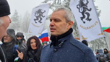 Parlamentul bulgar se pronunţă prin vot dacă să trimită sau nu ajutoare militare Ucrainei