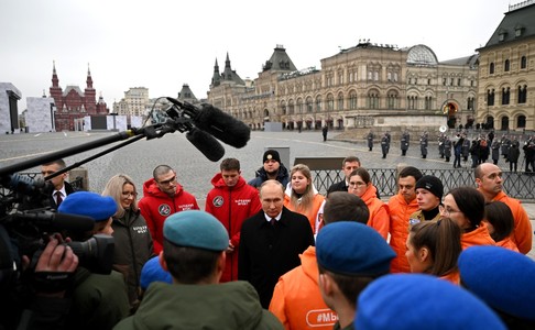 Putin spune că civilii din Herson trebuie ţinuţi departe de „zonele periculoase”