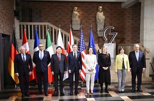 G7 avertizează Rusia că s-ar confrunta cu „consecinţe grave”, dacă foloseşte arme chimice, biologice sau nucleare, şi decide să ajute Ucraina să-şi refacă reţelele electrice şi de apă