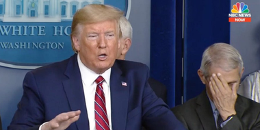 Trump ”este furios” şi ”ţipă la toată lumea” după rezultatele dezamăgitoare ale Partidului Republican la alegerile de la jumătatea mandatului, declară un consilier al miliardarului