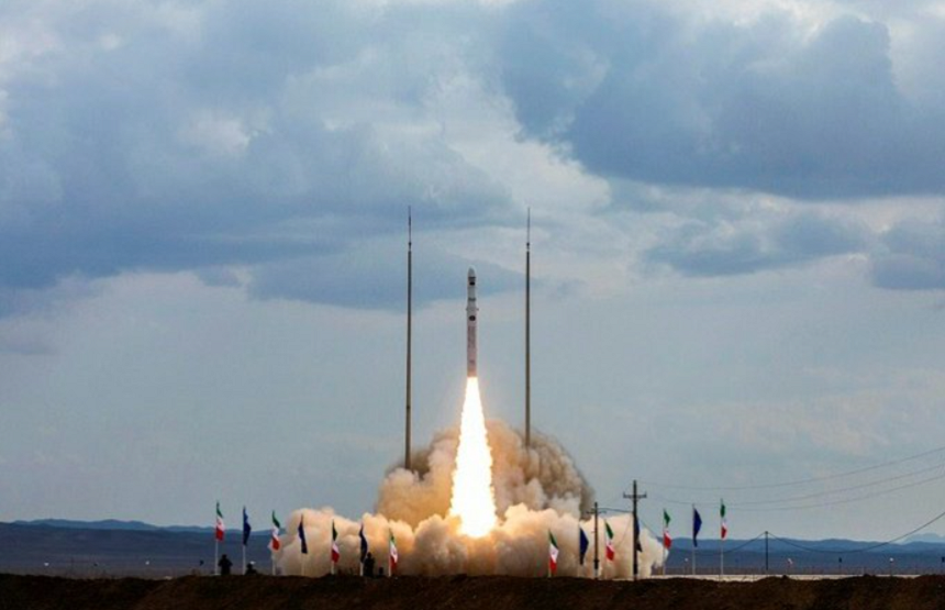 Iranul anunţă că a fabricat o rachetă balistică hipersonică