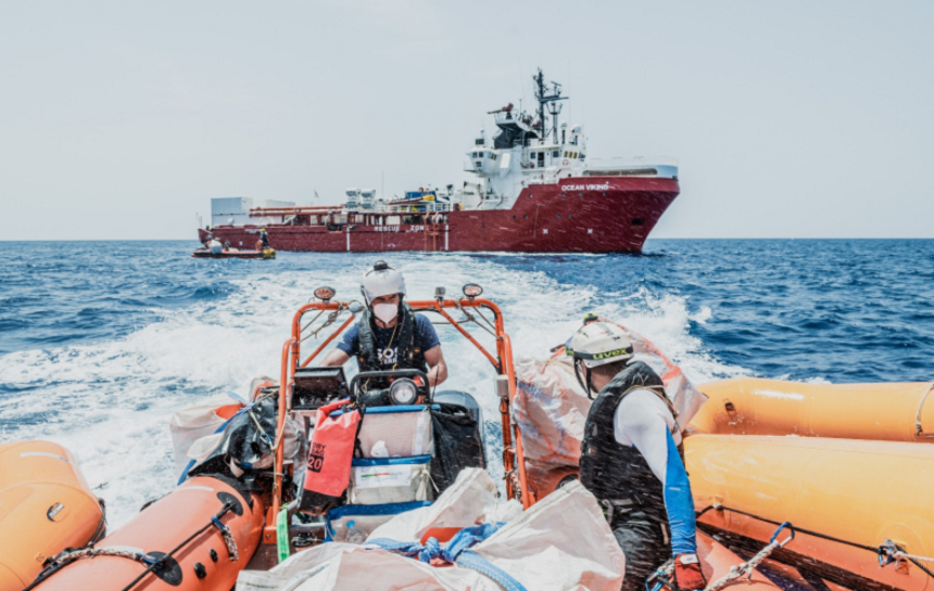 Franţa permite navei ONG-ului SOS Méditerranée, Ocean Viking, să acosteze. Parisul critică dur Roma, care a blocat ambarcaţiunea în afara Italiei timp de câteva zile