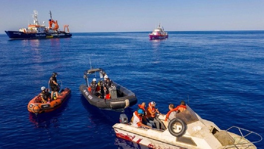 Peste 1200 de migranţi au încercat să traverseze Canalul Mânecii în weekend-ul trecut