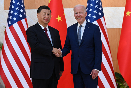 Joe Biden şi Xi Jinping îşi strâng mâna, în marja summitului G20, pentru prima oară de când democratul se află la Casa Albă