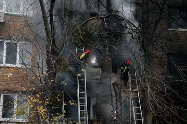 UPDATE: Situaţie critică în Ucraina, după ce peste 100 de rachete ruseşti au vizat marţi infrastructura energetică de pe întreg teritoriul ţării / 7 milioane de persoane nu au energie electrică / Un mort la Kiev - VIDEO