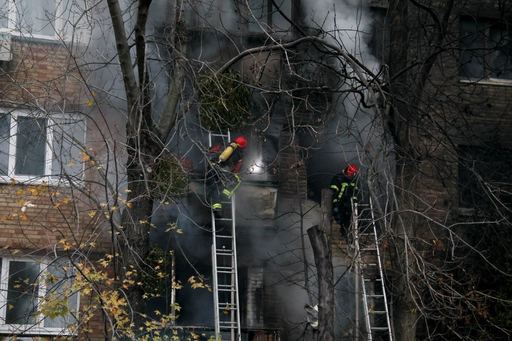 UPDATE: Situaţie critică în Ucraina, după ce peste 100 de rachete ruseşti au vizat marţi infrastructura energetică de pe întreg teritoriul ţării / 7 milioane de persoane nu au energie electrică / Un mort la Kiev - VIDEO