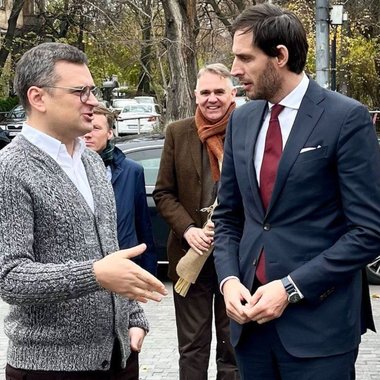 Ministrul olandez de Externe Wopke Hoekstra, nevoit să se adăpostească într-un buncăr din Kiev