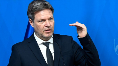 Germania a finalizat construcţia primului terminal flotant pentru gaz natural lichefiat, vital pentru aprovizionarea cu energie la iarnă
