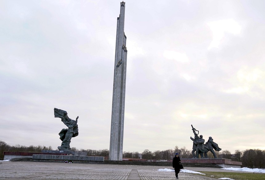 Estonia urmează să îndepărteze toate monumentele sovietice din spaţiul public, prin lege, după modelul Letoniei