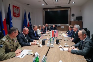 Polonia reafirmă că ancheta privind incidentul cu racheta va fi o operaţiune comună cu SUA, după ce Zelenski ceruse ca experţi ucraineni să aibă acces la locul investigaţiei / Şeful CIA se află la Varşovia