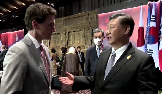 Scenă inedită surprinsă de camere: Liderul chinez Xi Jinping îi face morală lui Justin Trudeau - VIDEO