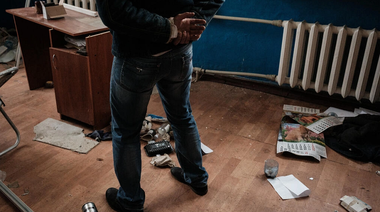 Anchetatorii ucraineni au găsit 11 centre de detenţie, 63 de cadavre şi dovezi de ”tortură” în Herson, declară ministrul ucrainean de Interne Denis Monastîrski
