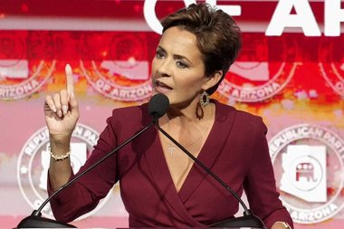 Kari Lake, candidata republicană pentru postul de guvernatoare a statului Arizona, refuză să îşi accepte înfrângerea şi promite ”să lupte mai departe”