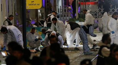 Şaptesprezece dintre cele 51 de persoane arestate în urma atentatului cu bombă de la Istanbul, inclusiv principala suspectă Alham Albashir, încarcerate la Închisoarea Marmara, fosta Închisoare Silivri 