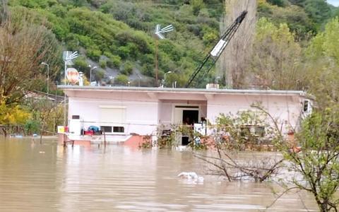Albania: Două persoane au murit în inundaţii în nord-vestul ţării