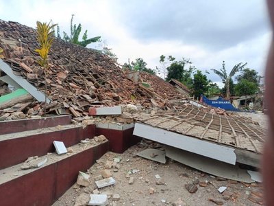 UPDATE: Cel puţin 56 de morţi şi 700 de răniţi în Indonezia, în urma unui cutremur care s-a produs la suprafaţă - VIDEO