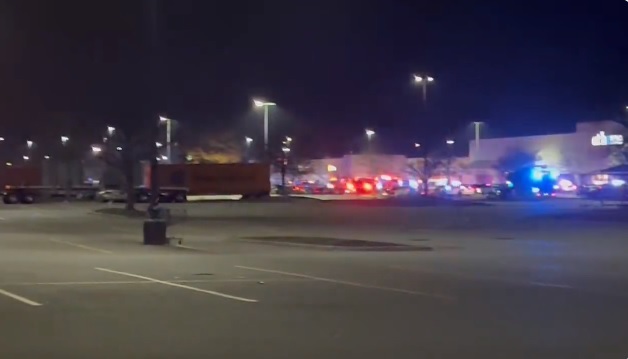 UPDATE - Cel puţin 7 morţi într-un magazin Walmart din Virginia după ce un manager ar fi deschis focul şi apoi s-ar fi sinucis 