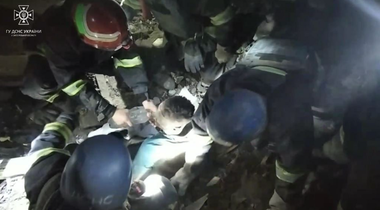 Zelenski denunţă atacul rus cu rachetă al maternităţii din Vilniansk soldat cu moartea unui bebeluş. 700 de atacuri au vizat, de la începutul invaziei ruse, instituţii de sănătate ucrainene, potrivit OMS, care acuză ”o încălcare evidentă” a dreptului umanitar internaţional