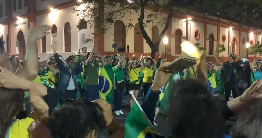 Susţinători ai lui Bolsonaro cer extratereştrilor să-i ajute să-l răstoarne pe Lula