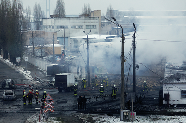 Bilanţul victimelor atacurilor cu rachetă creşte, la Kiev, la patru morţi şi 34 de răniţi, dintre care cinci sunt copii, anunţă Oleksii Kuleba. Toate infrastructurile critice funcţionează cu generatoare şi s-au înfiinţat adăposturi temporare