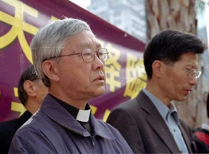 Hong Kong: Un cardinal în vârstă de 90 de ani şi cinci activişti pro-democraţie au fost amendaţi pentru înfiinţarea unui fond menit să ajute protestatarii pro-democraţie arestaţi