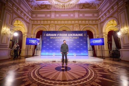 Summit internaţional privind securitatea alimentară, la Kiev / Zelenski a lansat programul ”Cereale din Ucraina”: Obiectivul - să salvăm de la foamete cel puţin 5 milioane de oameni / Mesaje transmise de von der Leyen, Macron, Guterres şi Stoltenberg  