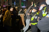 Protestele faţă de politica ”zero covid”, aplicată de aproape trei ani, se multiplică în China. Protestatarii folosesc o foaie albă de hârtie, un simbol al cenzurii, în această contestare