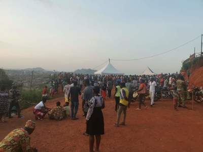 Camerun: 14 persoane care participau la o ceremonie funerară au murit în urma unei alunecări de teren, la Yaounde