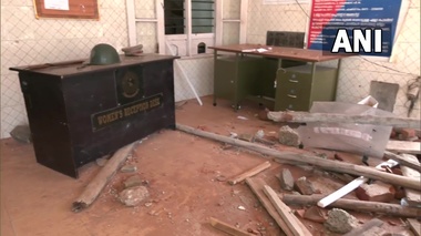 80 de răniţi în urma unor proteste violente în India, într-o comunitate de pescari creştini care se opun unui proiect al miliardarului Gautam Adani, al treilea cel mai bogat om din lume - VIDEO