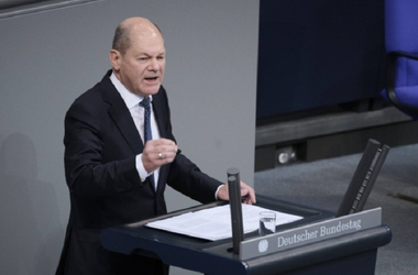 Qatarul va furniza Germaniei gaz natural lichefiat / Este un "element de bază" pentru securitatea energetică a ţării, spune cancelarul Scholz