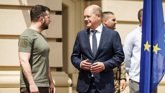 Olaf Scholz a vorbit la telefon cu Zelenski şi i-a promis că-i va trimite mai multe tancuri antiaeriene Gepard / Oferta de a furniza Poloniei sisteme Patriot rămâne valabilă