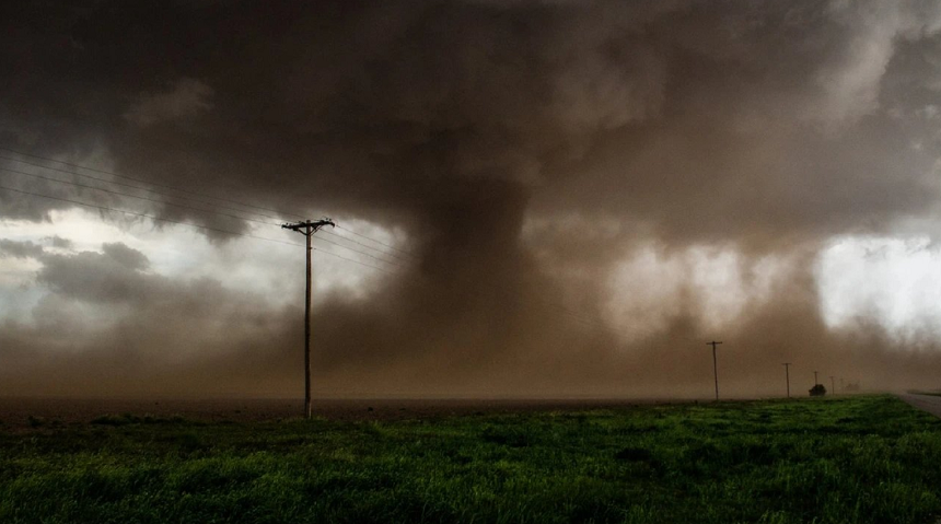 Aproximativ 20 de tornade fac ravagii în SUA, în trei state din sud, Mississippi, Louisiana şi Alabama