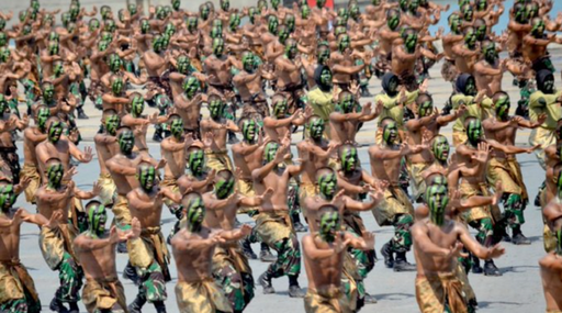 Doi militari indonezieni, găsiţi vinovaţi de întreţinere de relaţii sexuale, condamnaţi la şapte luni de închisoare şi daţi afară din armată