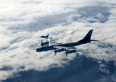 Rusia anunţă că bombardierele sale strategice au patrulat în comun cu cele ale Chinei / Coreea de Sud a mobilizat avioane de luptă, după ce opt aeronave străine au intrat în zona sa de apărare aeriană