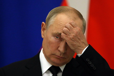 Lui Putin ”îi e frică” şi ”face totul pentru a rămâne la putere”, afirmă o jurnalistă rusă care a sfidat Kremlinul la începutul Războiului rus în Ucraina, Janna Agalakova. Propagandiştii Kremlinului nu se adresează Occidentului, ci ruşilor