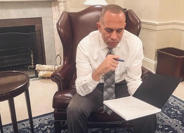 Hakeem Jeffries, ales şef al democraţilor din Camera Reprezentanţilor, devine primul lider de culoare din Congresul SUA