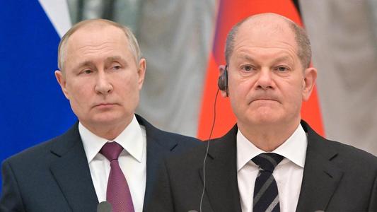 UPDATE - Putin a vorbit la telefon cu Scholz şi i-a cerut să nu mai furnizeze arme Ucrainei / Liderul de la Kremlin spune că din cauza Occidentului Ucraina refuză să negocieze cu Rusia / Atacurile asupra Ucrainei sunt "inevitabile"/ Reacţia lui Scholz