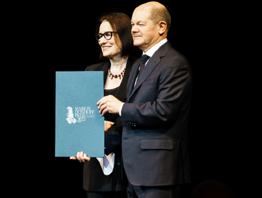 ”Nu există o soluţie diplomatică” la războiul rus din Ucraina, consideră ONG-ul rus Memorial, laureat al Premiului Nobel pentru Pace. Cofondatoarea Irina Şerbakova consideră îndemnurile la pace ”puerile”