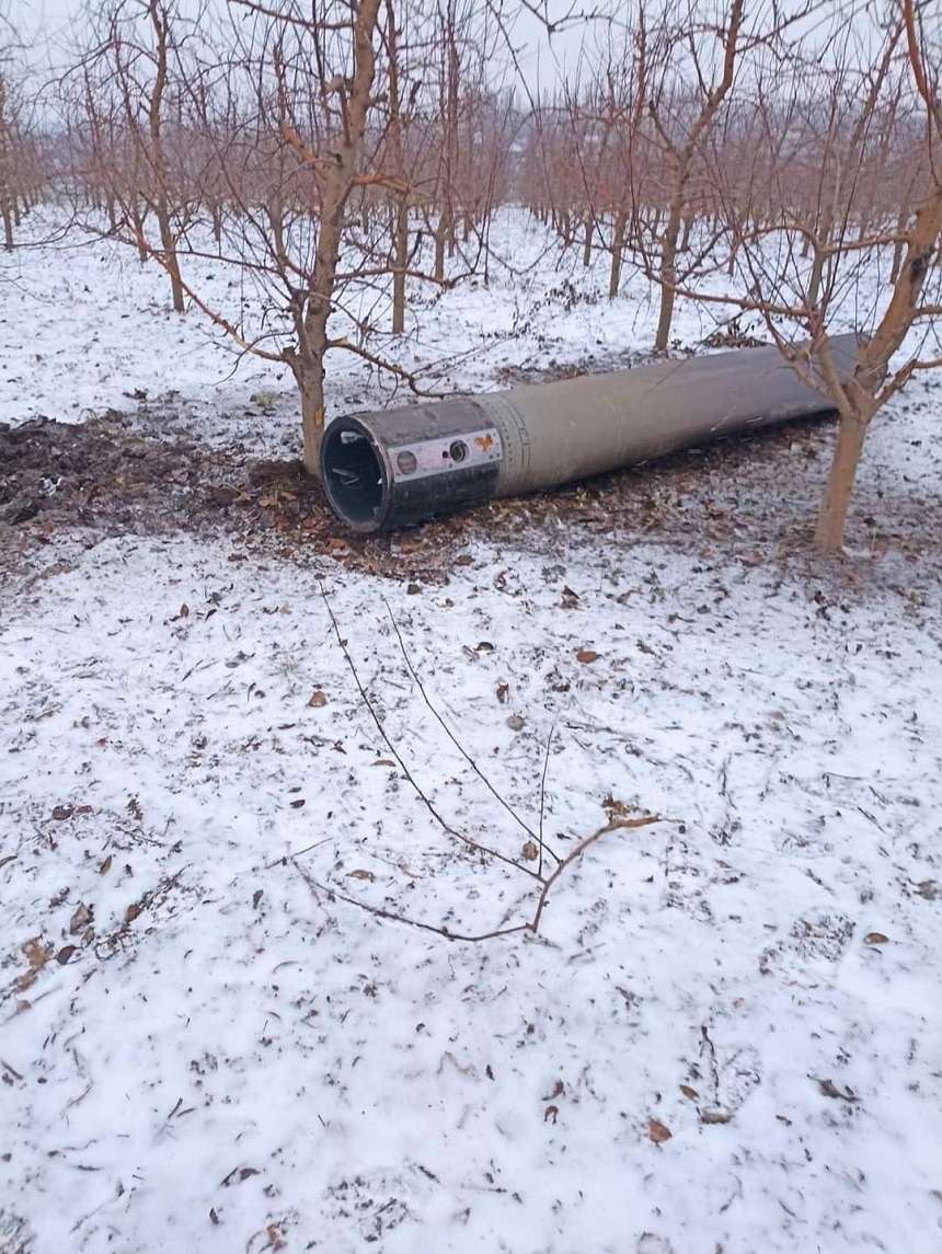 UPDATE - Republica Moldova: O rachetă ar fi căzut la Briceni, în nordul ţării / Anunţul Ministerului Apărării / Precizările Ministerului Afacerilor Interne / Relatările localnicilor - FOTO