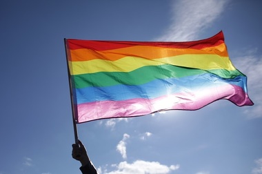 Vladimir Putin promulgă o lege care extinde restricţiile privind ”propaganda LGBTQ”