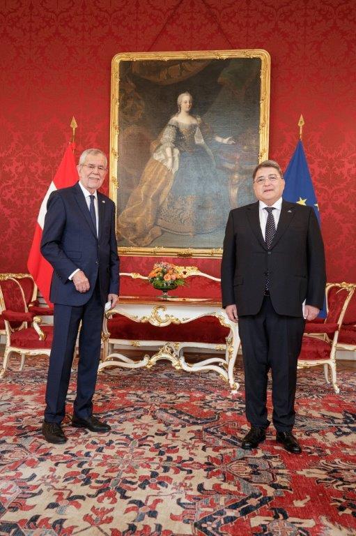 Hurezeanu, către preşedintele Austriei:Mă simt obligat să vă transmit consternarea şi îngrijorarea faţă de încercările de a crea impresia existenţei unei legături de cauzalitate între aderarea României la Schengen şi presiunea migraţiei ilegale în Austria