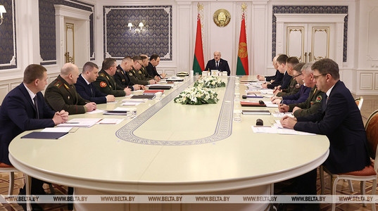 Belarusul mută echipamente militare susţinând că "verifică răspunsul la terorism"