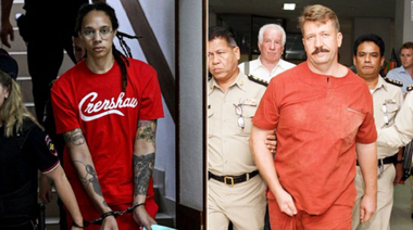 UPDATE-Rusia o eliberează pe baschetbalista americancă Brittney Griner într-un schimb de deţinuţi cu SUA, cu traficantul rus de armament Viktor Bout, Schimbul a avut loc la Abu Dhabi, iar americanca se află în drum spre casă, anunţă Biden
