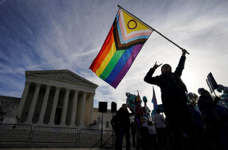 Congresul SUA adoptă o lege care protejează căsătoria între persoane de acelaşi sex, ”Respect for Marriage Act”, care abrogă legislaţii anterioare ce definesc căsătoria drept o uniune între un bărbat şi o femeie şi interzice stării civile să discrimineze 