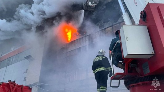 Incendiu într-un centru comercial de lângă Moscova, soldat cu cel puţin un mort - VIDEO