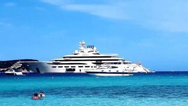Iahtul unui oligarh rus confiscat în Sardinia a dispărut din port
