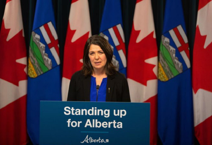 Provincia canadiană Alberta vrea să se ”emancipeze” faţă de Guvernul de la Ottawa printr-o controversată  ”Lege a suveranităţii” care-i permite să ignore legi federale pe care le consideră ”prejudiciabile”, precum o reducere a emisiilor industriei petroli