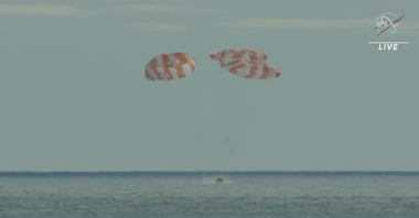 Artemis: Capsula Orion a NASA a revenit pe Terra după călătoria în jurul Lunii - VIDEO