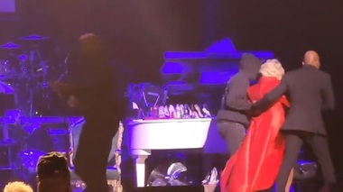 Alertă cu bombă la un concert Patti LaBelle în Wisconsin