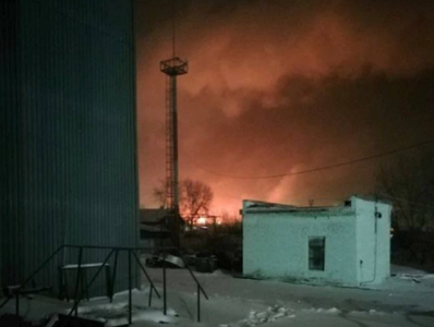 Doi morţi şi cinci răniţi în Rusia, într-un incendiu vast la o rafinărie din Angarsk, în Siberia